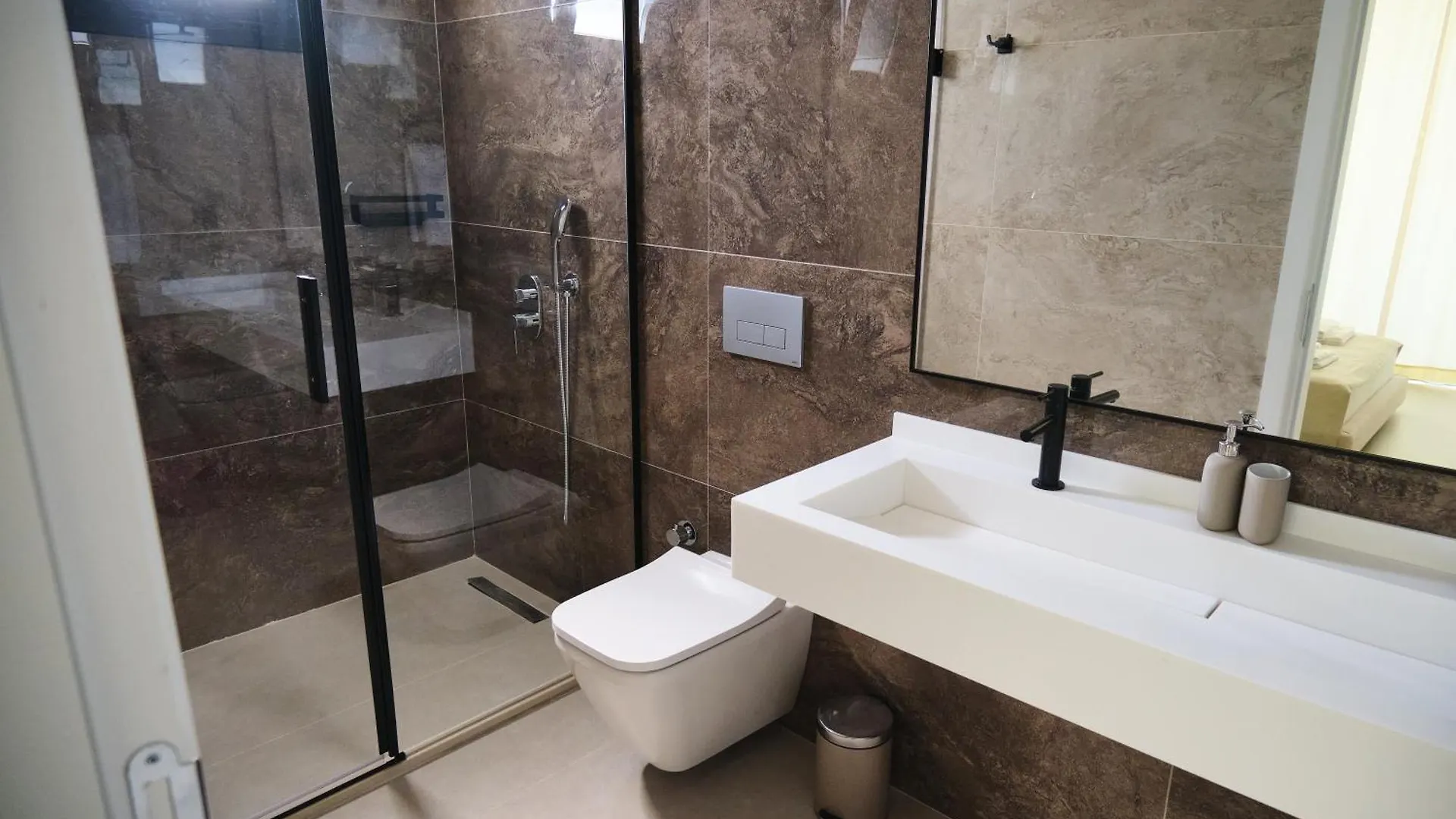 Ashta Suites / Color Block فتحية