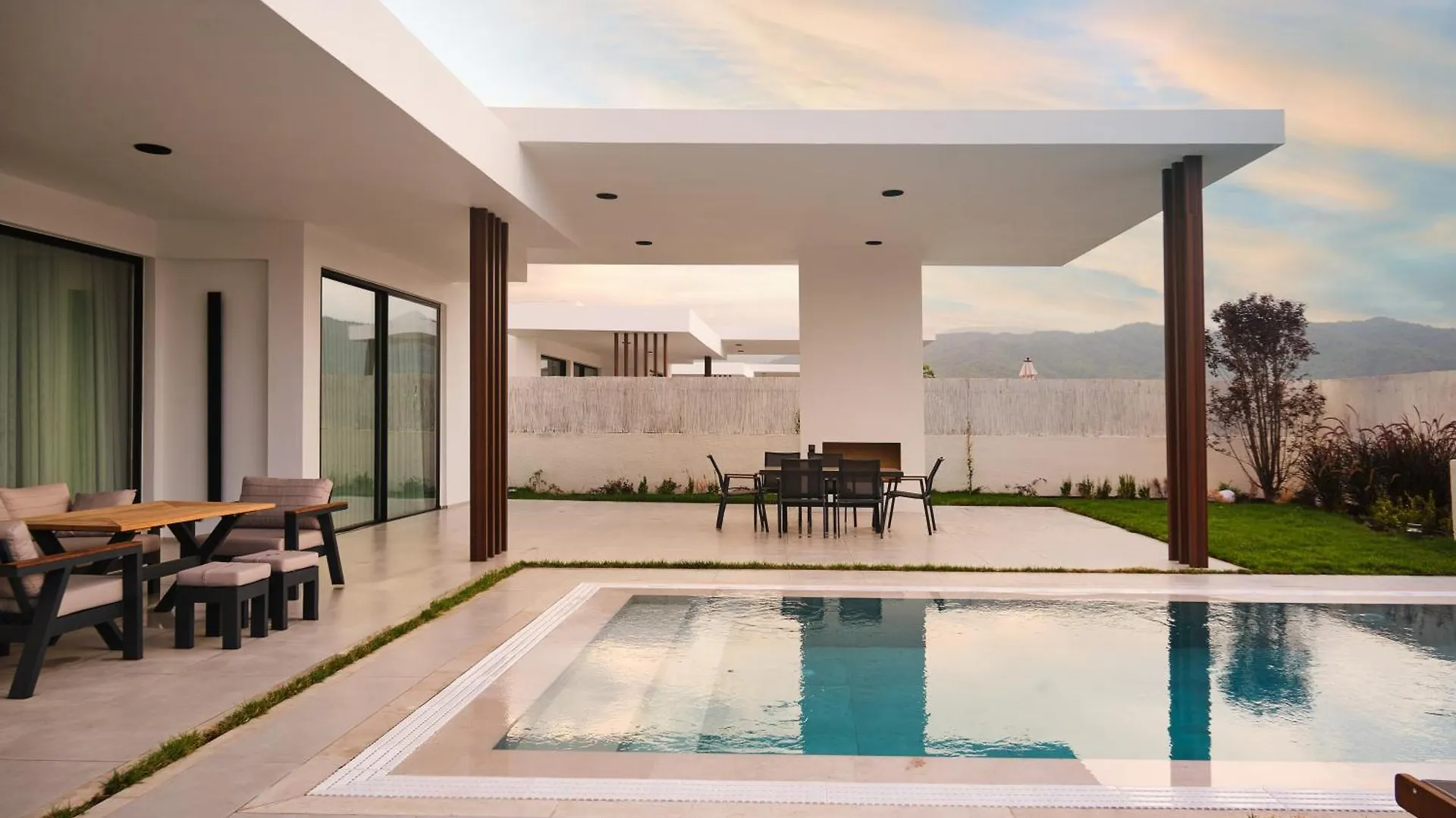 Ashta Suites / Color Block فتحية